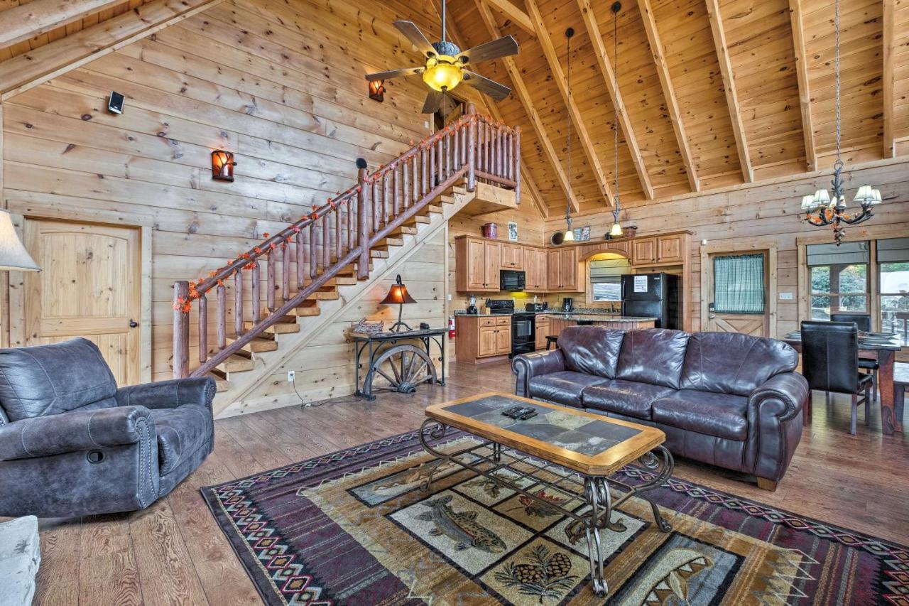 Pigeon Forge Cabin With Brand New Hot Tub And Views! Sevierville Ngoại thất bức ảnh